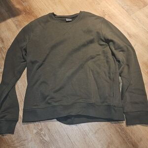 Eddie Bauer Men's Crewneck Sweater in Forest Green